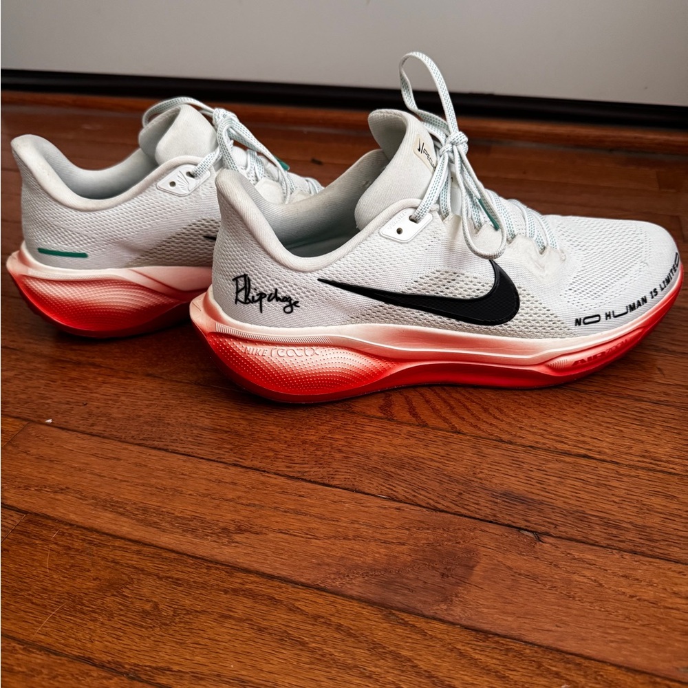 Nike ZOOM EK White and Red Athletic Shoes Men’s Size 11